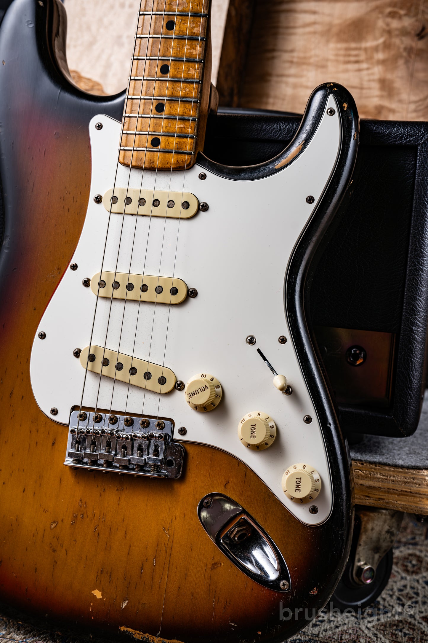Fender 1974’s Stratocaster 3Tone Sunburst 3.4Kg!!!