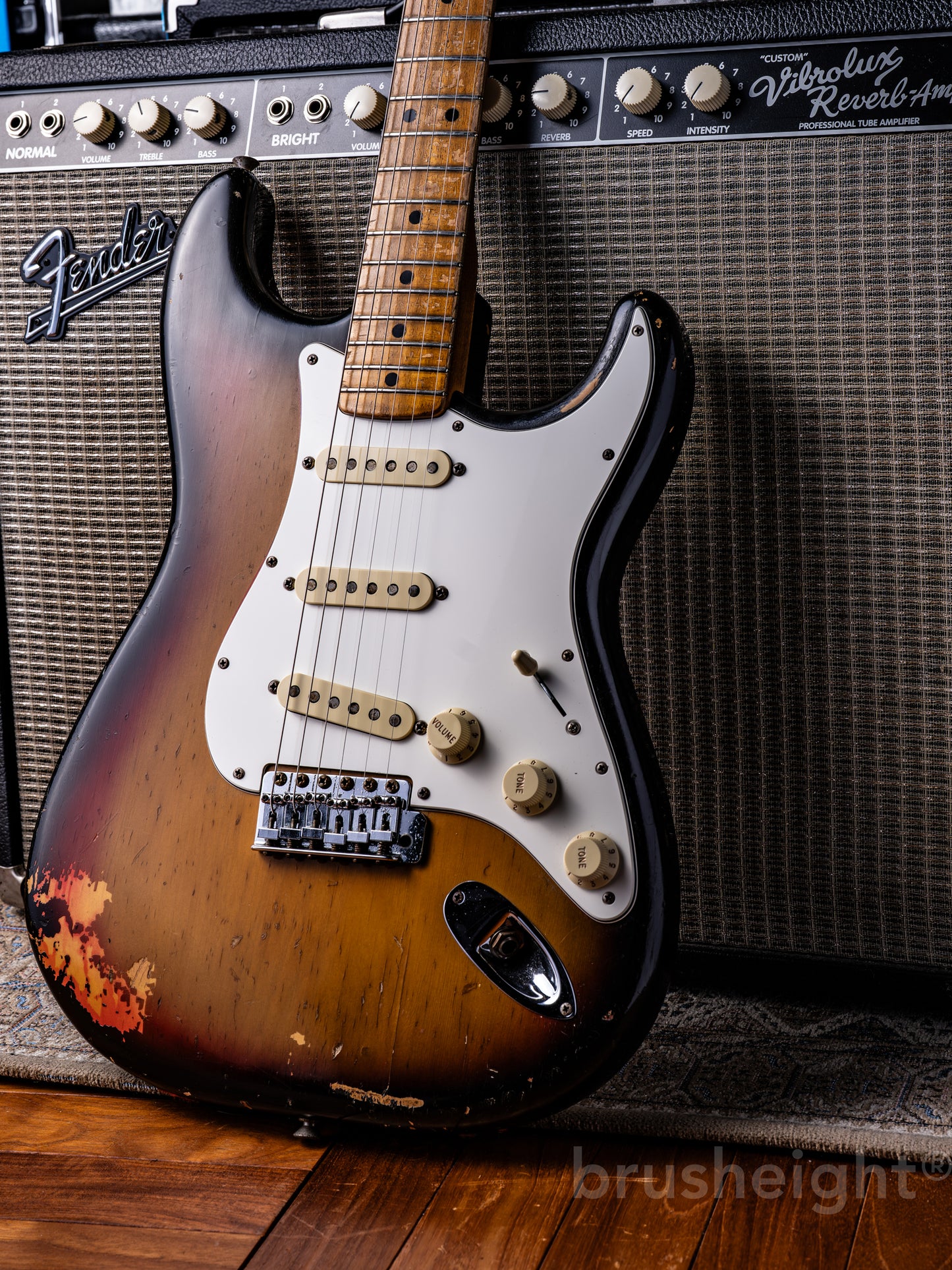 Fender 1974’s Stratocaster 3Tone Sunburst 3.4Kg!!!