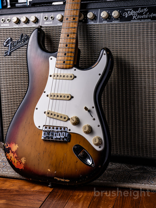 Fender 1974’s Stratocaster  3Tone Sunburst  3.4Kg!!!