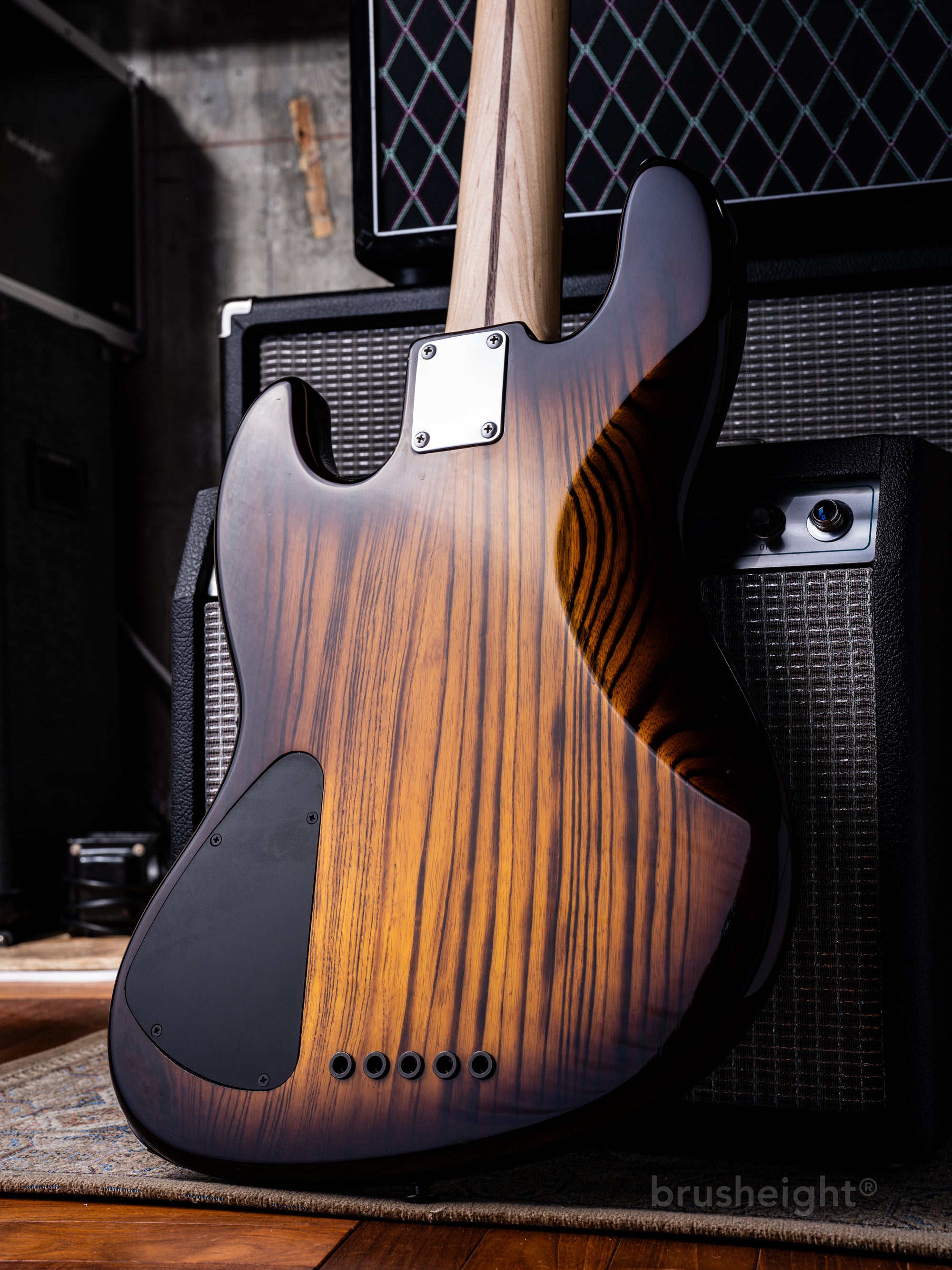Black Smoker STANDARD SERIES BETA J5 BrownBurst – brusheight