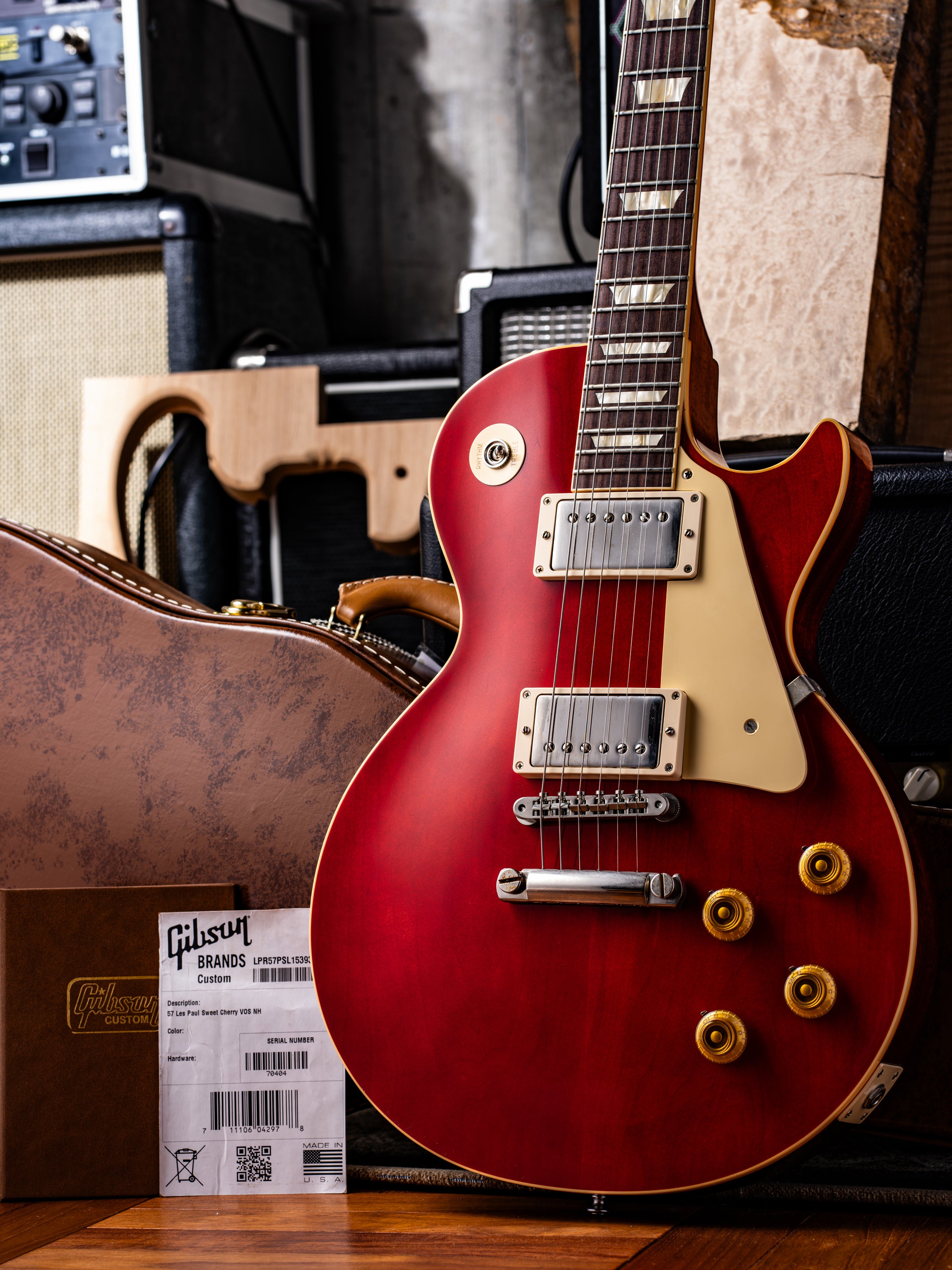 【SOLD】Gibson Custom Shop 1957 Les Paul Standard Reissue “Sweet Cherry” Plain Top VOS 2020’s