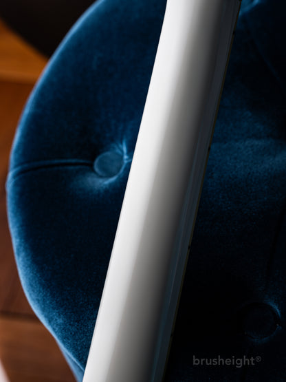 Guild Starfire™ V with Bigsby®  Newark St. Collection “Snow Crest White”