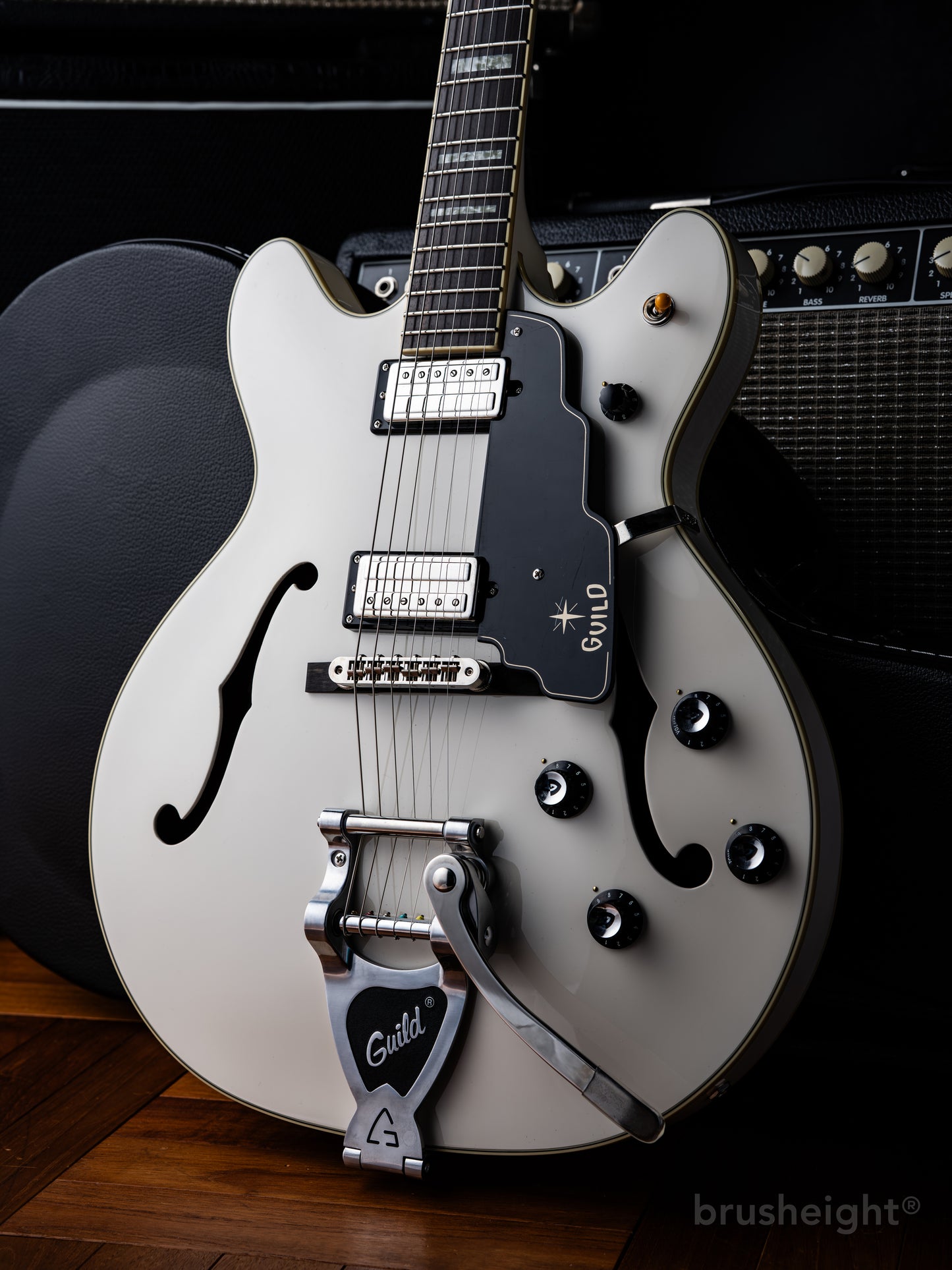 Guild Starfire™ V with Bigsby®  Newark St. Collection “Snow Crest White”