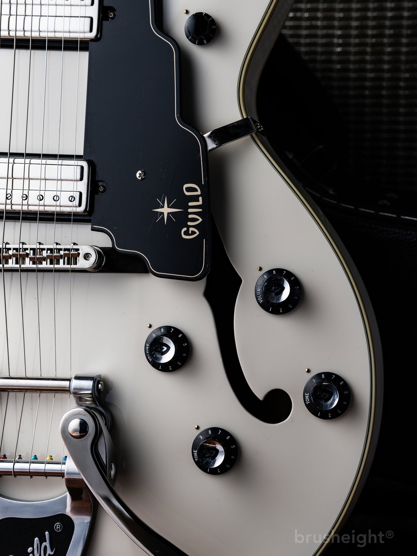 Guild Starfire™ V with Bigsby®  Newark St. Collection “Snow Crest White”
