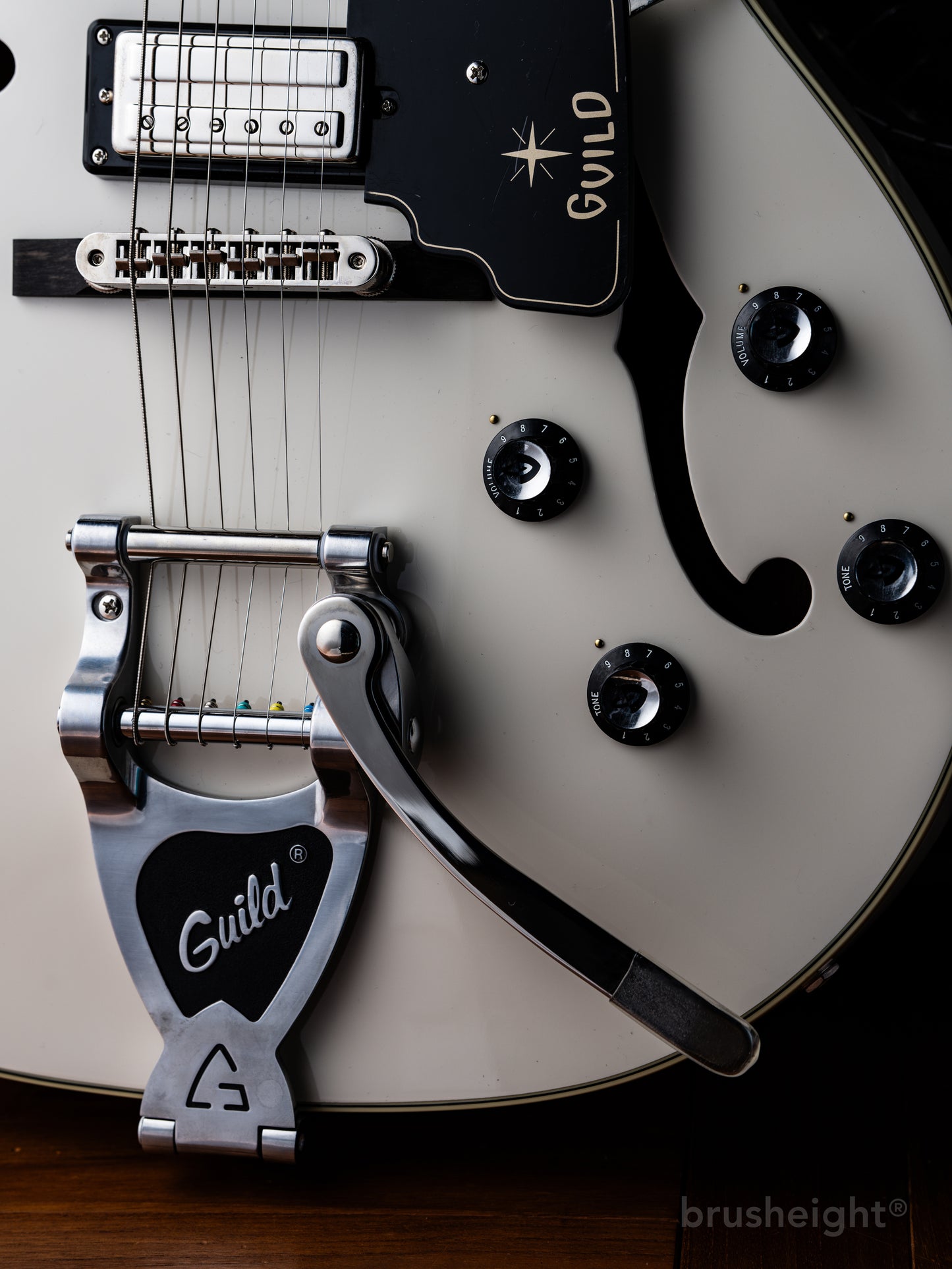 Guild Starfire™ V with Bigsby®  Newark St. Collection “Snow Crest White”
