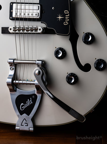 Guild Starfire™ V with Bigsby®  Newark St. Collection “Snow Crest White”