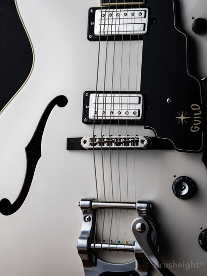 Guild Starfire™ V with Bigsby®  Newark St. Collection “Snow Crest White”