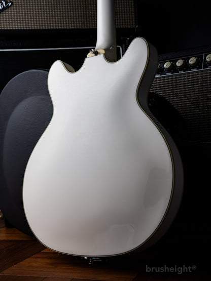 Guild Starfire™ V with Bigsby®  Newark St. Collection “Snow Crest White”