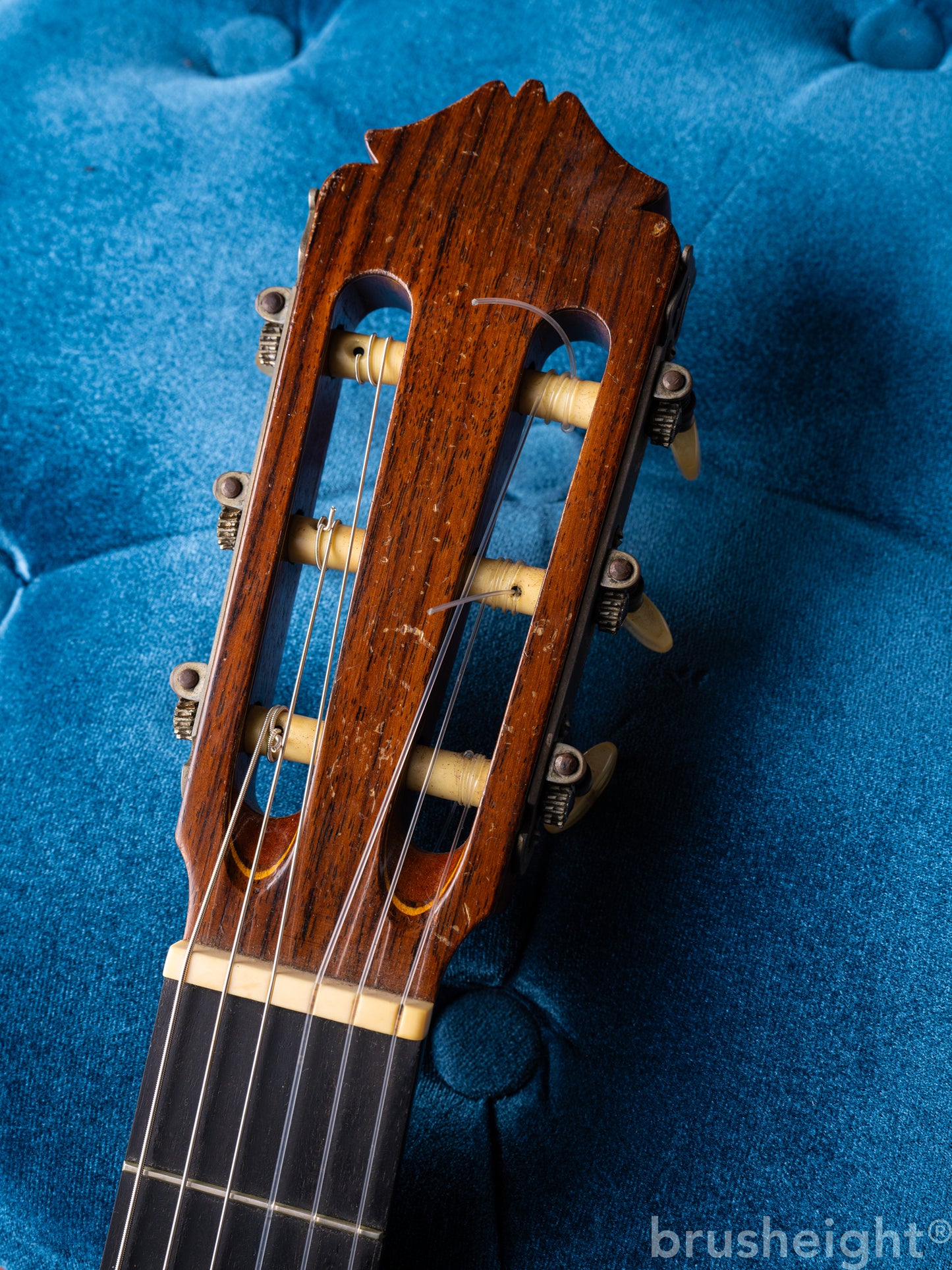 Masaru Kono (河野賢 ) 4-12 Flamenco CONSTRUCTOR DE GUITARRAS TOKIO 1963’s
